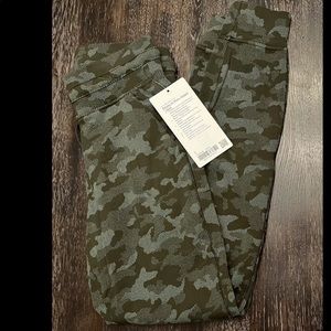 Lululemon Ready to Rulu joggers size 2 NWT